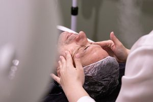 Ενυδάτωση προσώπου για φρέσκια επιδερμίδα