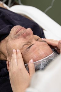 Ενυδάτωση προσώπου για φρέσκια επιδερμίδα